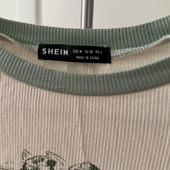 Tops - Picture 4 of 4